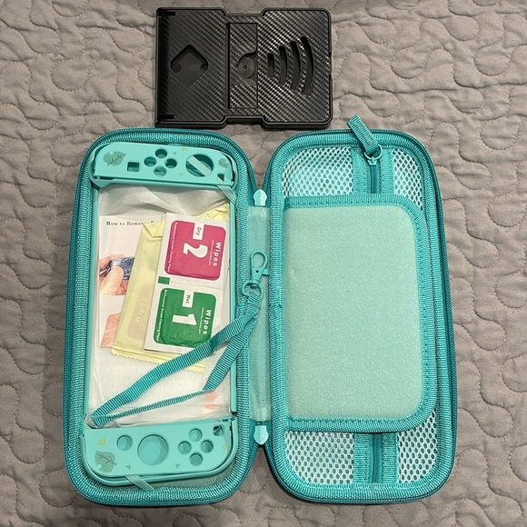 Animal Crossing Nintendo Switch Case - Picture 3 of 6